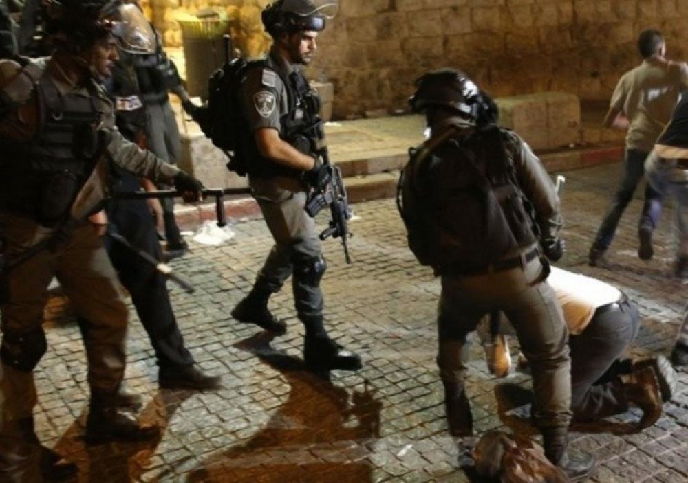 الاحتلال يعتقل تسعة فلسطينيين في الخليل