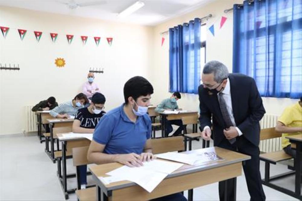 ابو قديس الانطباع العام للطلبة اظهر توازنا في الاسئلة والمدة الزمنية