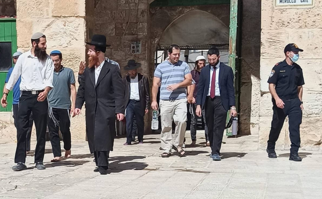 مستوطنون متطرفون يقتحمون الاقصى بحراسة شرطة الاحتلال