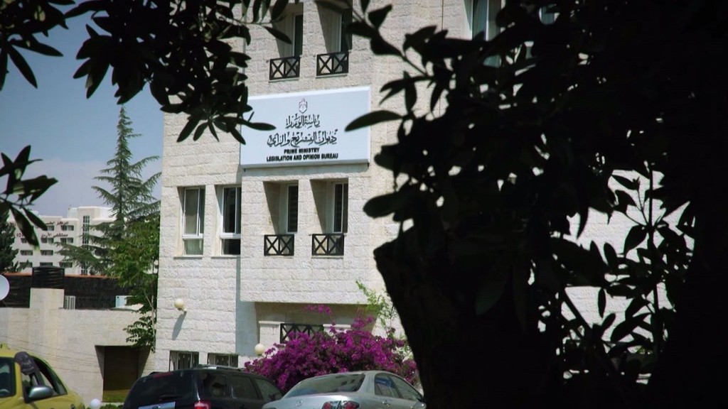 الحمود: 90% لا يعون إلزامية نشر مسودات القوانين قبل الإقرار