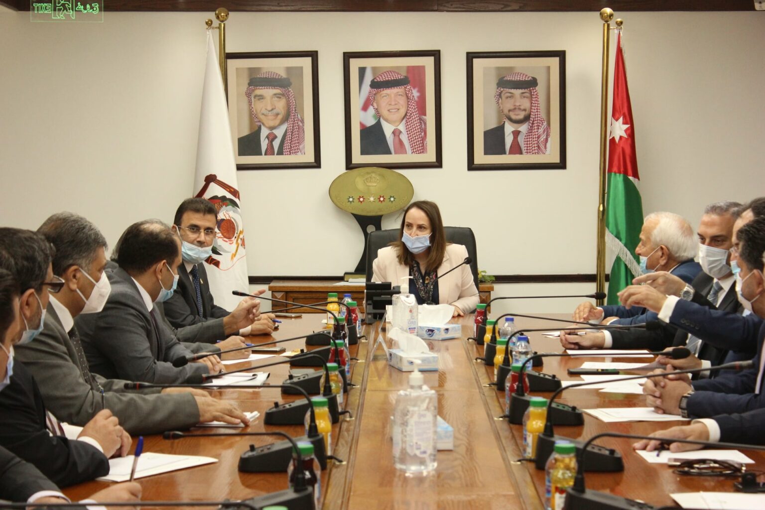 العلي تصف مباحثاتها مع نظيرها السوري بالإيجابية