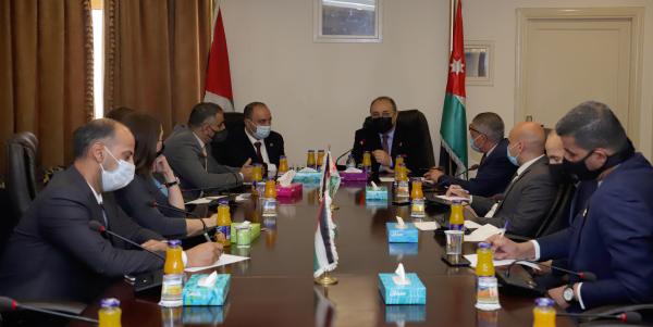 دودين: الأخبار غير الصحيحة تنتشر بمقدار 6 أضعاف الأخبار الصحيحة
