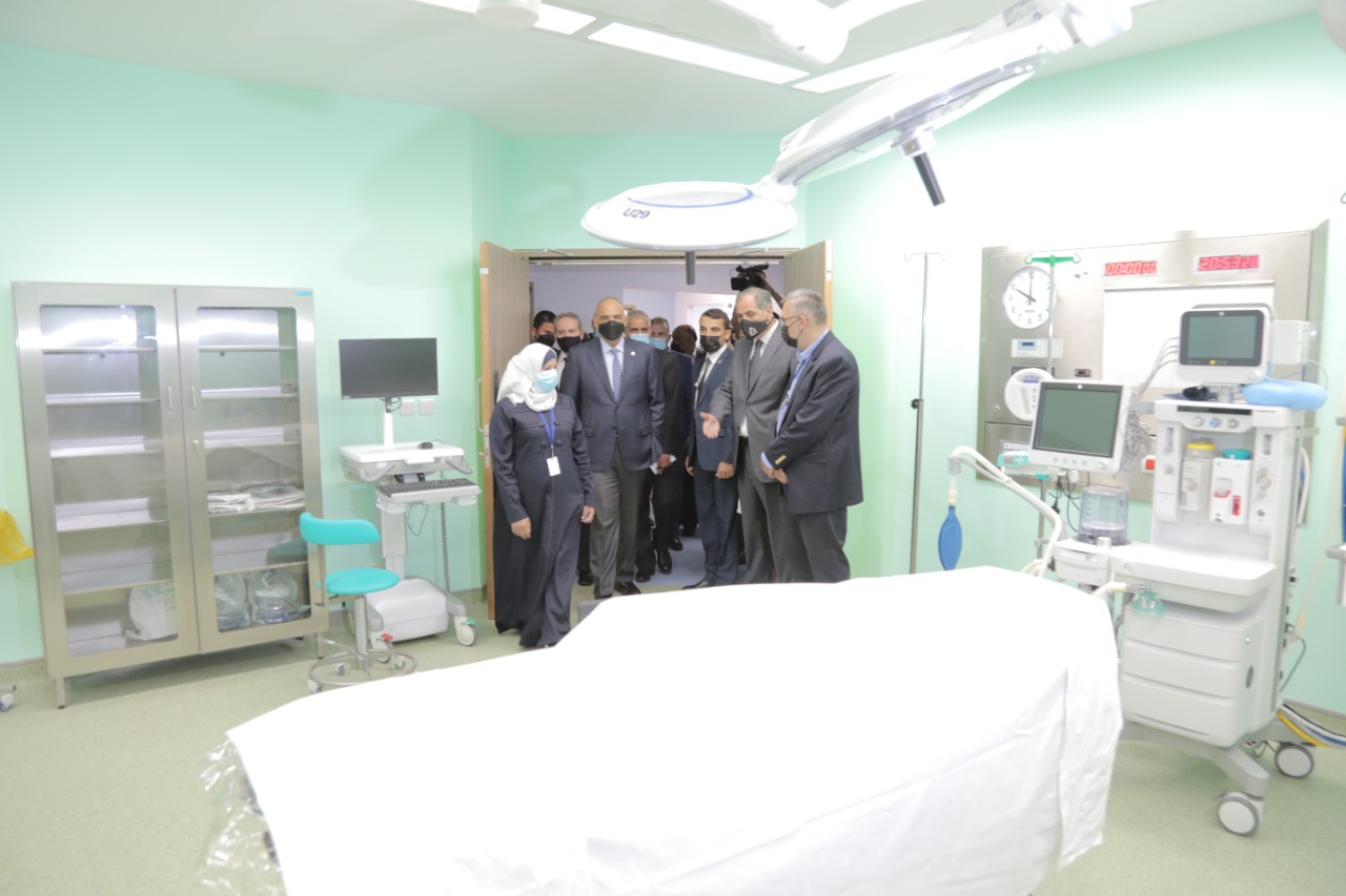 رئيس الوزراء يفتتح مستشفى الجراحات المتخصصة في البشير