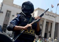 حملت الفتاة من عشيقها دون زواج  .. فخنقت رضيعتها والقت بجثتها في القمامة