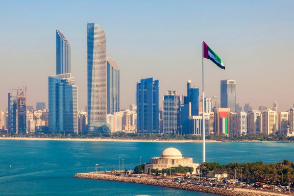 الإمارات تعلق دخول القادمين من اندونيسيا وأفغانستان