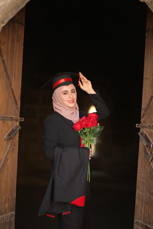 لجين المومني .. مبارك التخرج