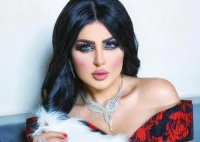 حليمة بولند تصدم جمهورها بملامحها بالحجاب - فيديو