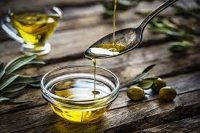 الخرابشة يتساءل: المجهول أحق من زيت الزيتون؟