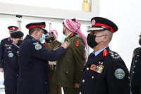 مندوبا عن الملك .. مدير الأمن يقلد ميدالية مئوية الدولة لضباط وضباط صف (صور)