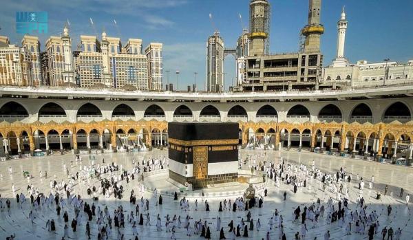 بدء توافد الحجاج إلى المسجد الحرام (صور)