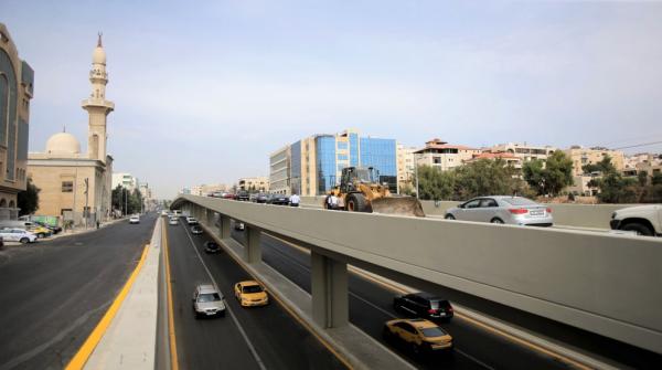 تدريبات لسائقين استعدادا للتشغيل التجريبي للباص السريع