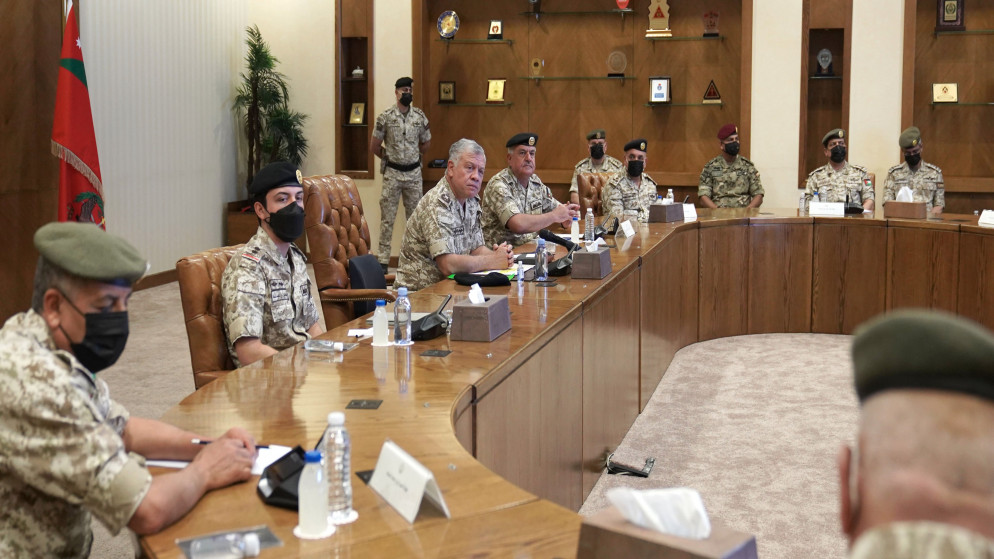 بالصور .. الملك يبدي ارتياحه لمستوى جاهزية تشكيلات ووحدات القوات المسلحة