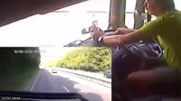 مخاطر الانشغال بالهاتف أثناء القيادة (فيديو)