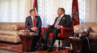 الملك يهنئ العاهل المغربي بذكرى الجلوس على العرش