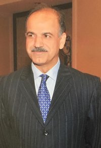السفير العجلوني يهنئ السفراء المنقولين للخارج