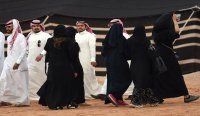 كل 158 ذكرا تقابلهم 100 أنثى بدول الخليج