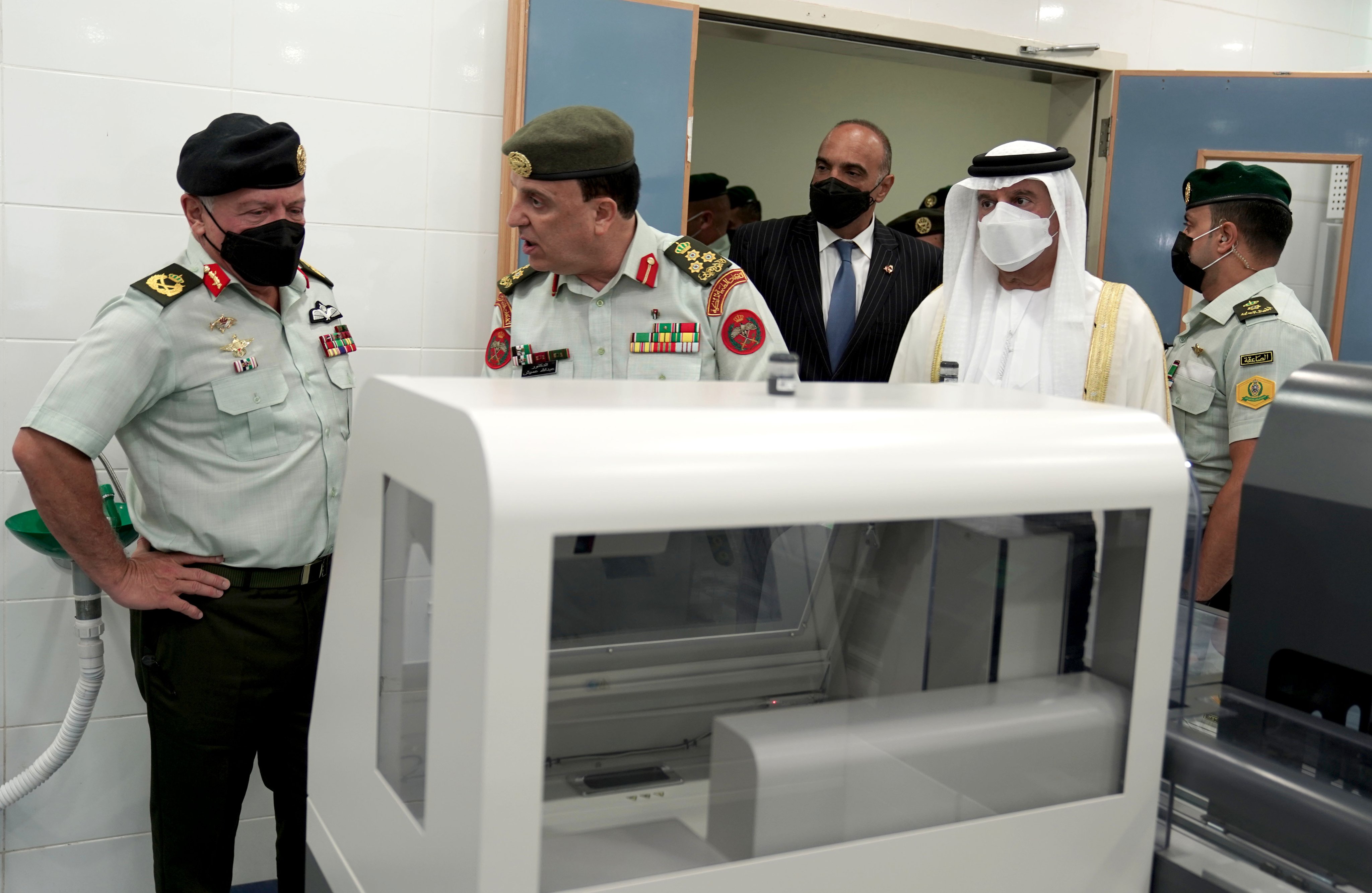 الملك يفتتح مركز الأورام العسكري في عمان بسعة 140 سريرا
