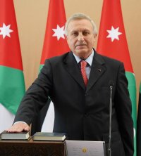 البيئة توعز بالإسراع في إجراءات التعامل مع المواد الكيميائية الخطرة بالمنشآت