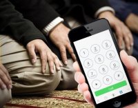 الإفتاء توضح حكم استخدام الهاتف أثناء خطبة الجمعة