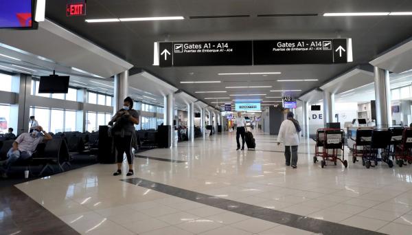 أمريكا تعتزم فتح حدودها أمام المسافرين الأجانب الملقحين بالكامل