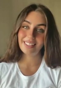 خريجة حديثا من قسم التسويق بجامعة عمان الاهلية تنتج مستحضرا تجميليا