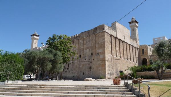 مفتي القدس يدعو لرفض مشاريع التهويد في الحرم الإبراهيمي