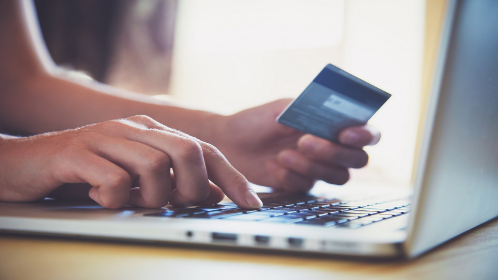 698 شكوى على خدمات الاتصالات والخدمات البريدية خلال شهر