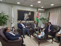 حنيفات يستمع إلى مطالب قطاع التمور