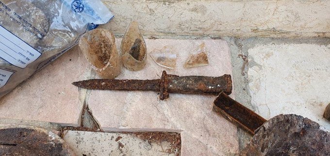 العثور على رفات شهيد من الجيش الأردني في حي الشيخ جراح بالقدس (صور)