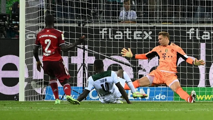 بايرن ميونخ يتعادل مع مونشغلادباخ بافتتاح الدوري الألماني
