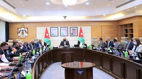 إعفاء القطع البحريّة للشركات من الرسوم المستحقة