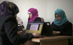 33% من العاملين في قطاع تكنولوجيا المعلومات والاتصالات في الأردن نساء