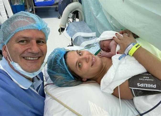 في مواصلة التطبيع .. ميلاد أول طفلة صهيونية على أرض الإمارات