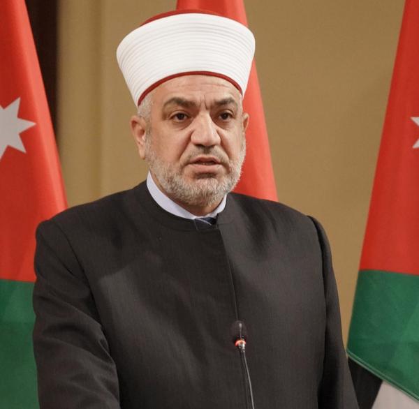 الخلايلة يفتتح مسجد عوفة الحسن في مدينة الشرق بالزرقاء