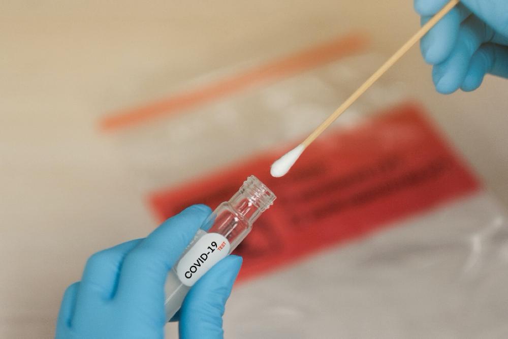التوجه لإلغاء فحص "PCR" للسياح الذين تلقوا مطعوماً معتمداً