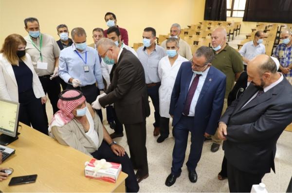 مسّاد يرعى حملة تطعيم كورونا الشاملة في اليرموك
