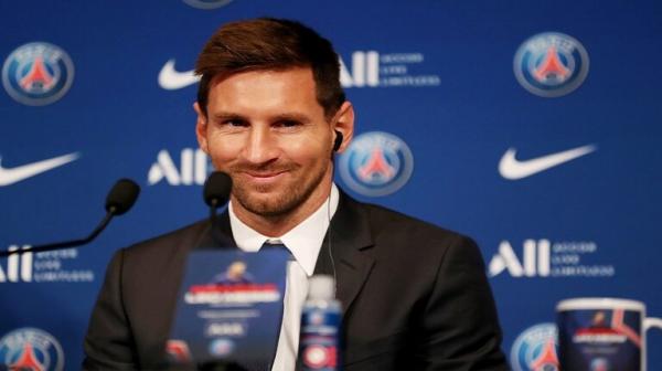 ميسي يعود إلى برشلونة بعد أسبوعين من انضمامه لسان جيرمان