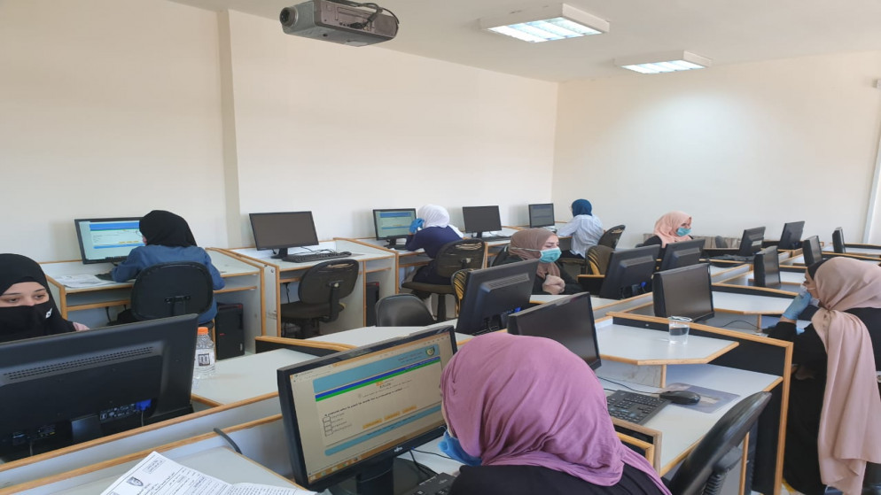 البلقاء التطبيقية: 12982يتقدمون للامتحانات النظرية للشامل  