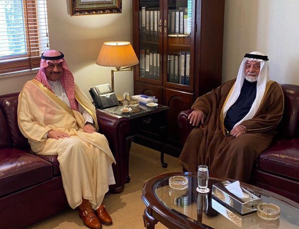 الأمير علي بن نايف يلتقي السفير السعودي