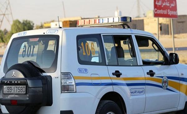 ضبط شاحنة تقل 22 راكبا بالصندوق الخلفي