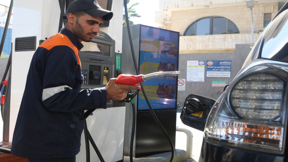 انخفاض أسعار البنزين عالميا في الأسبوع الثالث من الشهر الحالي