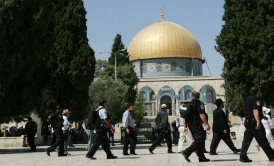 مستوطنون بقيادة الحاخام المتطرف غليك يقتحمون الأقصى