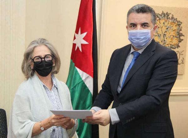 الخارجية تتسلم نسخة من أوراق اعتماد السفيرة البرتغالية والسفير الهولندي
