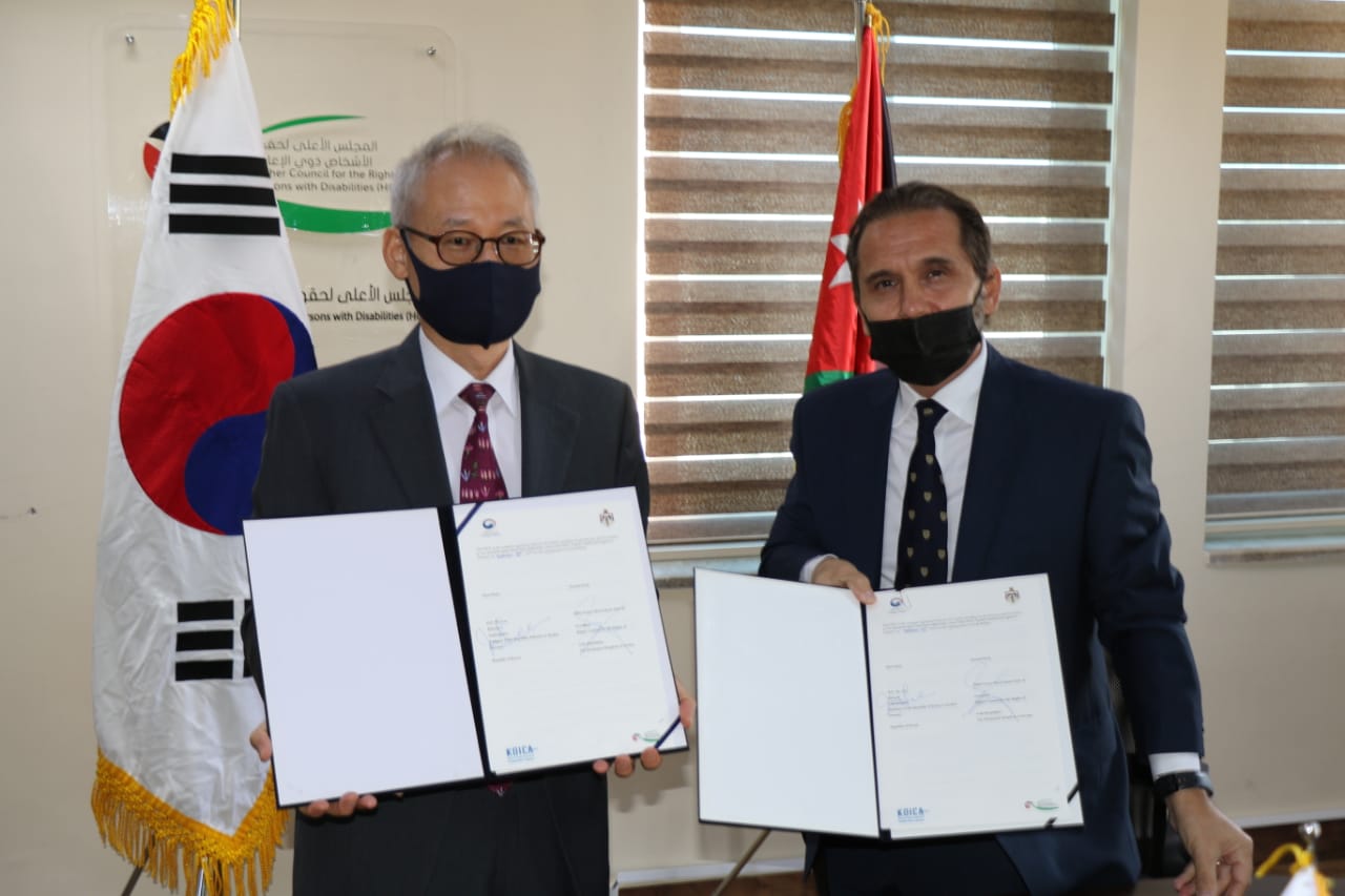 إجراء تقييم للغة الإشارة للطلاب الصم وضعاف السمع في المدارس