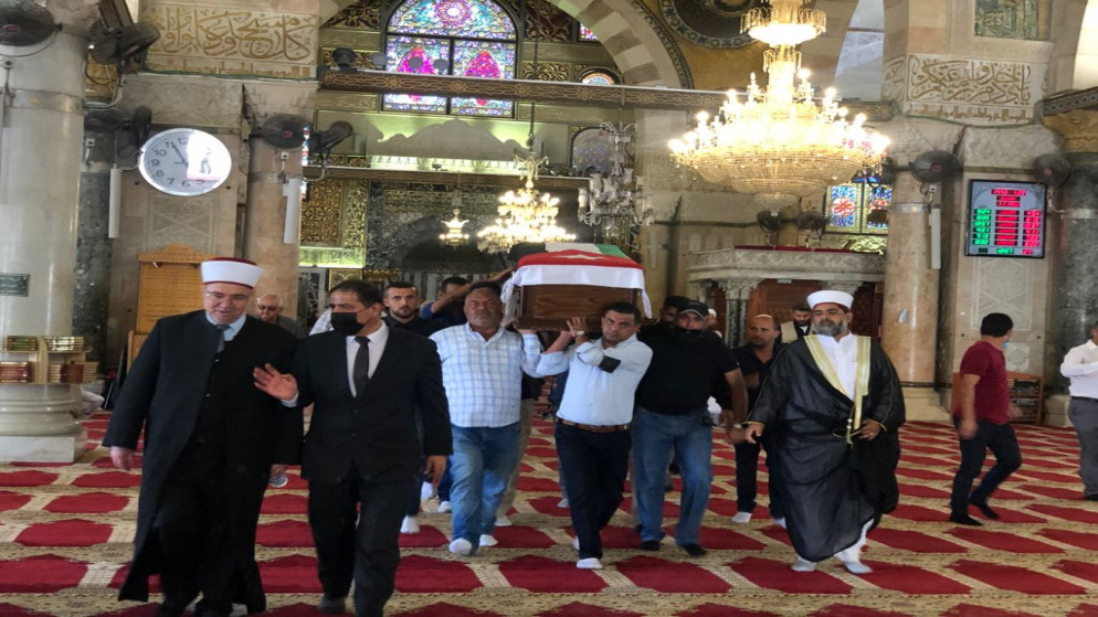 مراسم عسكرية لدفن رفات شهيد أردني عثر عليها قرب حي الشيخ جراح
