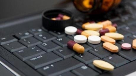 تعرف على العقوبة الجديدة لمروج المخدرات عبر الإنترنت في الأردن