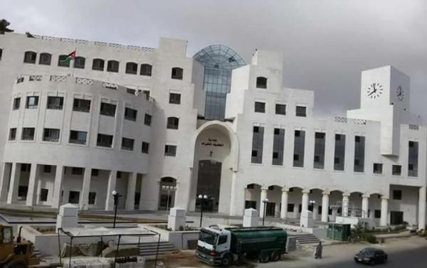 بلدية الطفيلة تمنع تقديم الخدمات لمن لا يثبت تلقيه اللقاح