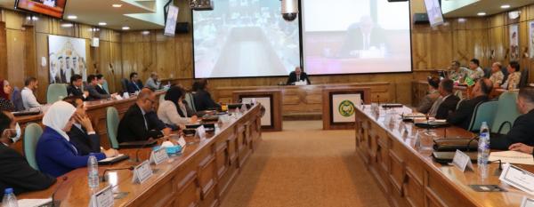 العودات: كورونا أزمة ممتدة لم تظهر كل نتائجها بعد