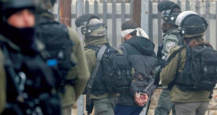الاحتلال يعتقل 8 مواطنين في الضفة المحتلة