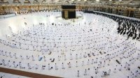 السعودية تحدد شروط إصدار تصاريح العمرة